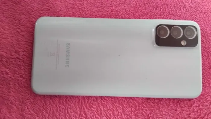 Samsung m13 128g 4ram