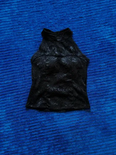 Top de renda. Tamanho M