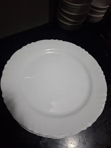 Pratos de refeição raso e grande