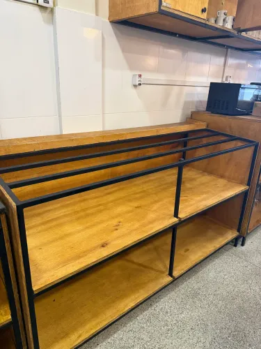Vendo balcões de metalon com madeira