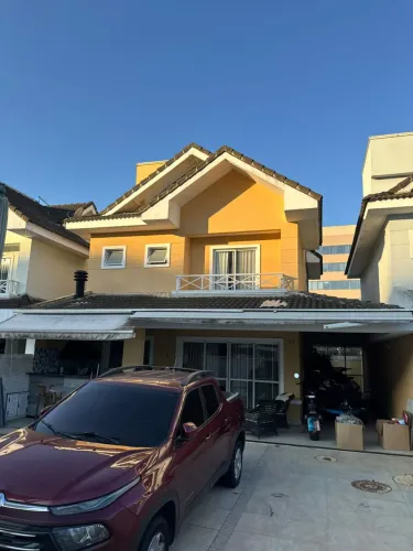 Casa para venda no condomínio America Village possui 230 metros quadrados com 4 quartos