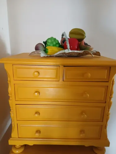 Mesa cabeceira pequena