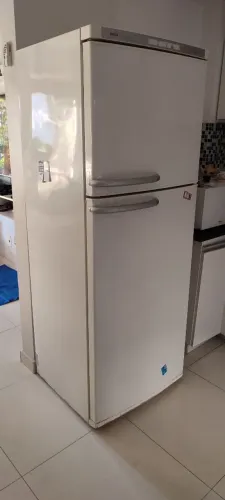Geladeira Bosch glass line refrigerator 47 