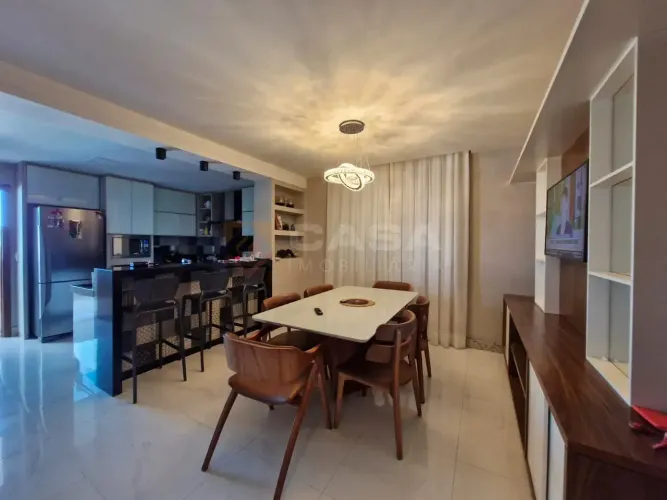 Casa com 3 quartos, 1 suíte, 4 vagas de Alto Padrão 3 Quartos Piscina Privativa proximo