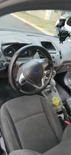 Ford Fiesta 1.6 16V Flex Aut. 5P 2014