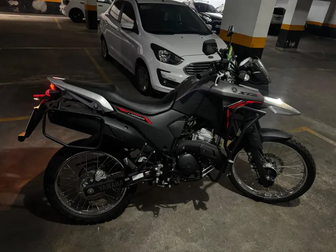 Lander 2025 Troco por Himalayan 450