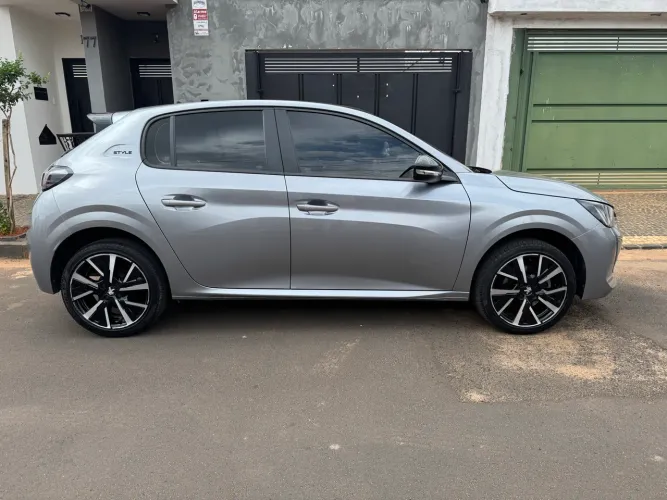 Peugeot 208 Style 1.0 Turbo Flex 5P Aut. 2024