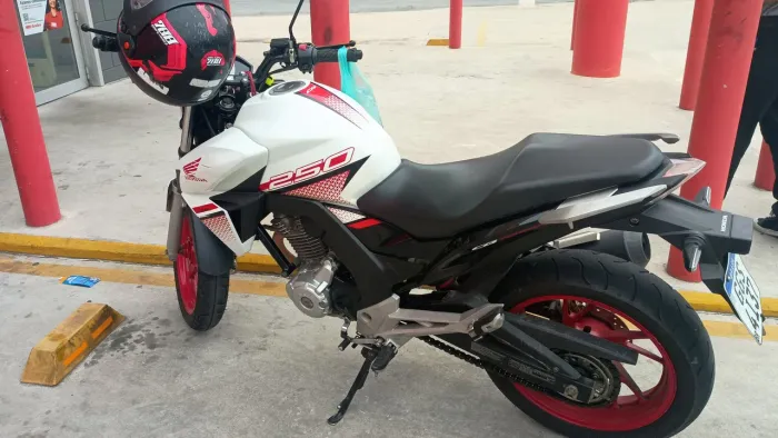 Moto muito nova 