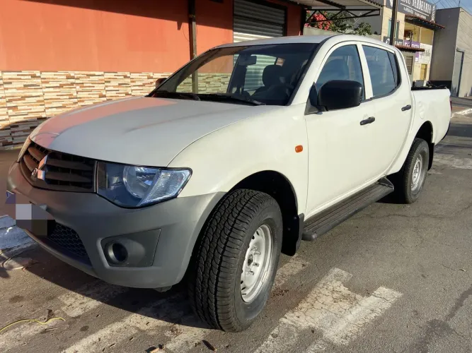 Mitsubishi L200 Triton GL 3.2 CD TB Int. Dies. Mec. 2018