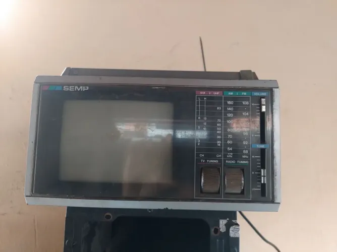 Televisão antiga