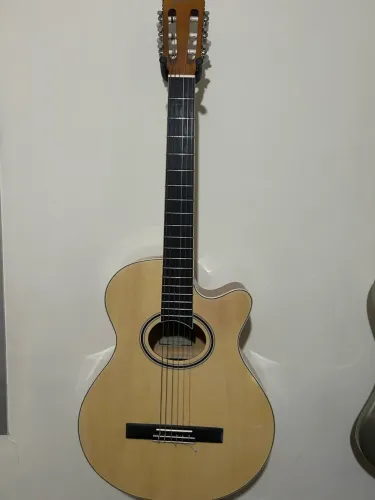 Violao Mini Jumbo Cutaway Nylon Eletroacustico Giannini GNF1D CEQ Natural Glossy (NG)