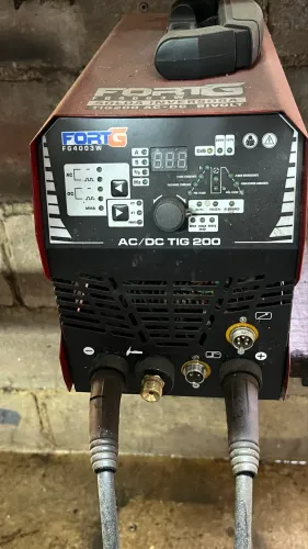Máquina de solda TIG/MMA