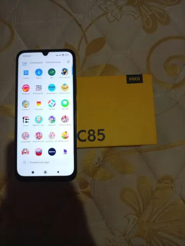 Vendo celular semi novo