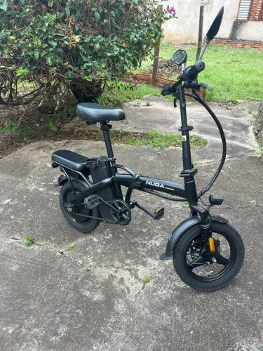 Vende se um bicicleta elétrica