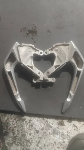 Vendo alça traseira da Titan 160 original