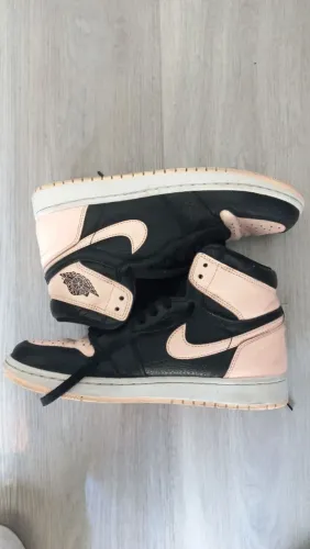 Air Jordan 1 "Crimson Tint"