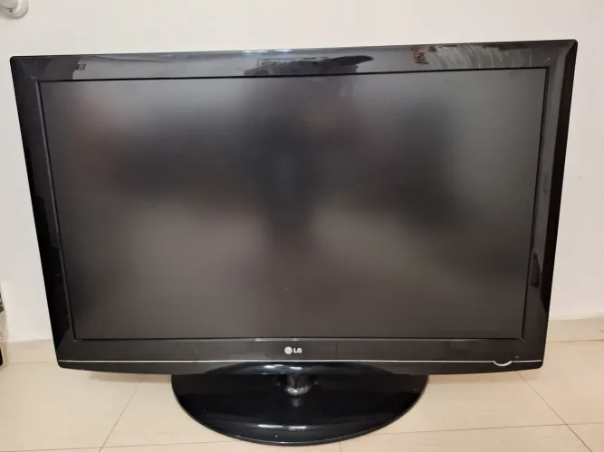 Tv LG 47 polegadas (com defeito - sem imagem)