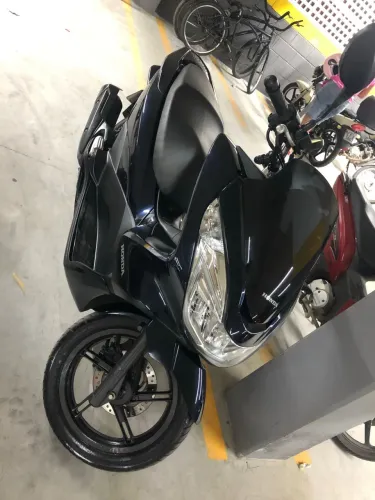 Honda PCX EM PERFEITO ESTADO.