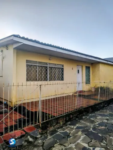 Casa em condomínio fechado no bairro Cristal em Porto Alegre/RS