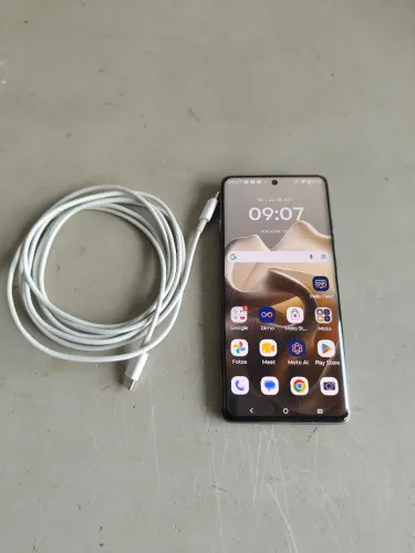 Moto Edge 60 pro excelente estado com acessórios faço olx pay enviou p correio/transpota..