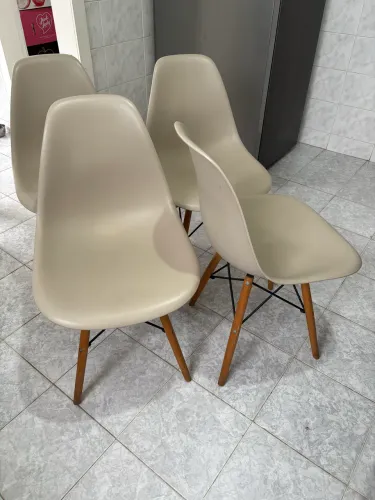 Kit 4 Cadeiras Eiffel Charles Eames