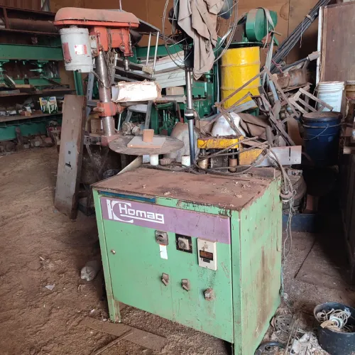 Coladeira de bordas HOMAG semi automática