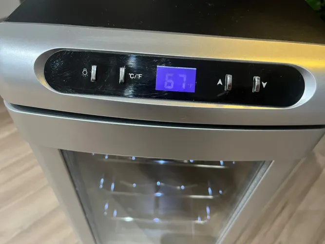 Adega climatizadora com led