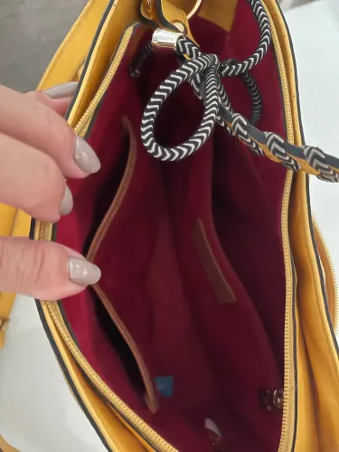 Bolsa Smartberg  amarela em couro 