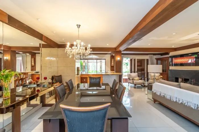 Casa em condominio 5 dormitorios - Três figueiras