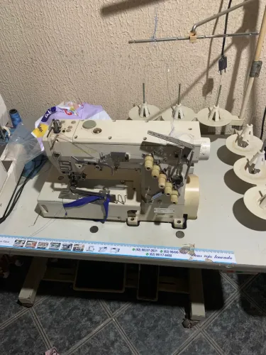 Máquina de costura