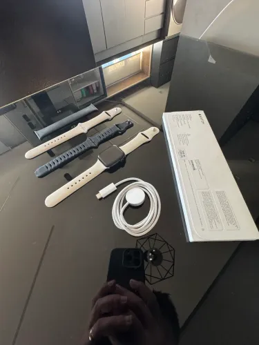 Carregador e três pulseiras de Apple Watch 42mm
