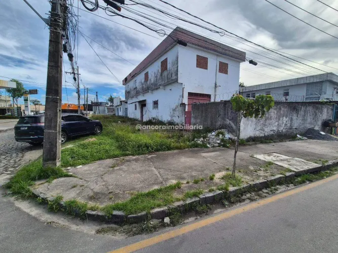 Galpão à Venda nos Torrões | 784m² | Próximo à BR-232 | Localização estratégica