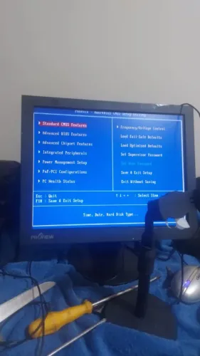 Pppp?Monitor Proview 15" LCD - Funcionando OK - Ideal para Câmeras / CFTV