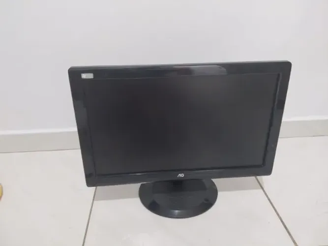 Monitor e teclado ( preço negociável )
