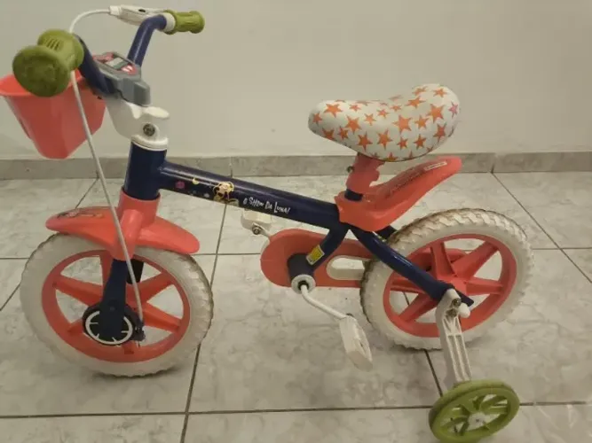 Vende-se Bicicleta Infantil de 1 a 4 Anos (excelente estado de conservação)