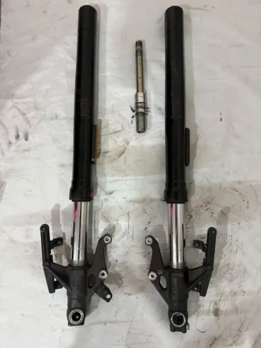 PAR DE BENGALA TIGER SPORT 660