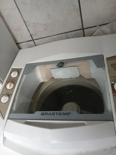 Máquina de lavar brastemp 9 quilos com pequeno defeito não ta jogando água fora