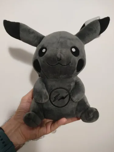 Pelúcia Black Pikachu Pokémon 24cm