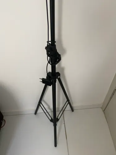 Tripé com iluminação para fotos e videos