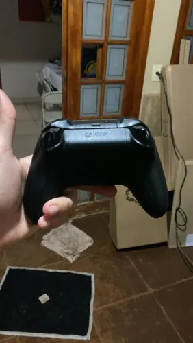Vendo Xbox series S black carbon versão com 1tb