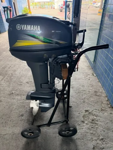 Motor Yamaha 15 HP - Seminovo