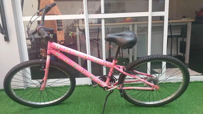 Bicicleta em bom estado! Pouco uso