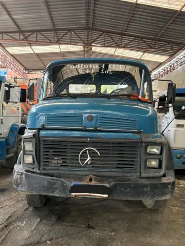 Vendo Caminhão Poliguindaste Simples