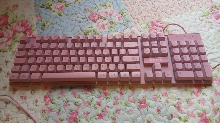 Teclado de membrana rosa gamer