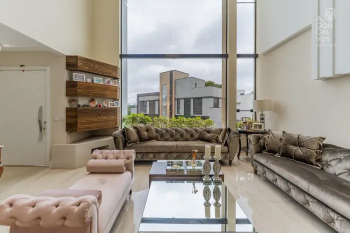 Casa no Costa Ferrara, 03 Suítes, 05 Vagas, Piscina Privativa no Rooftop, Santa Felicidade