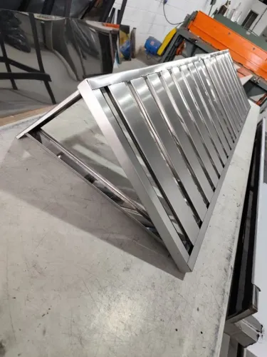 Prateleira Inox 1,90m c/ Anteparo p/ Restaurante BH
