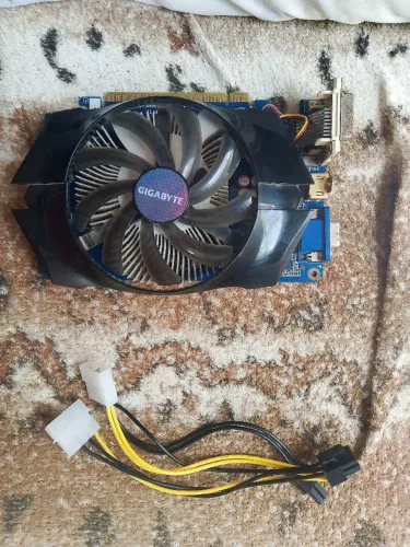 Placa de vídeo GTX 650 de 1 GB muito boa