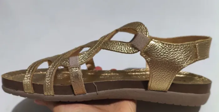 Sandália em couro casual comfort premium