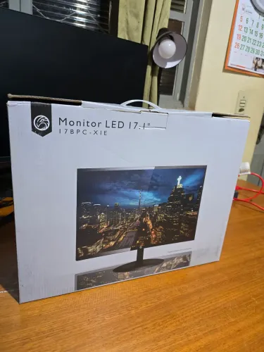 Monitor LED 17 POLEGADAS NOVO