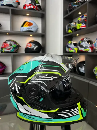 Capacete disponível